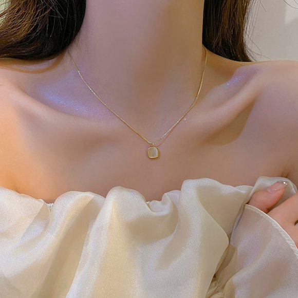 GOLICC Light Luxury Square Shell Necklace - Picture 7 of 9